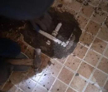 清流卫生间漏水维修公司为您分享下卫生间渗水如何处理及注意事项